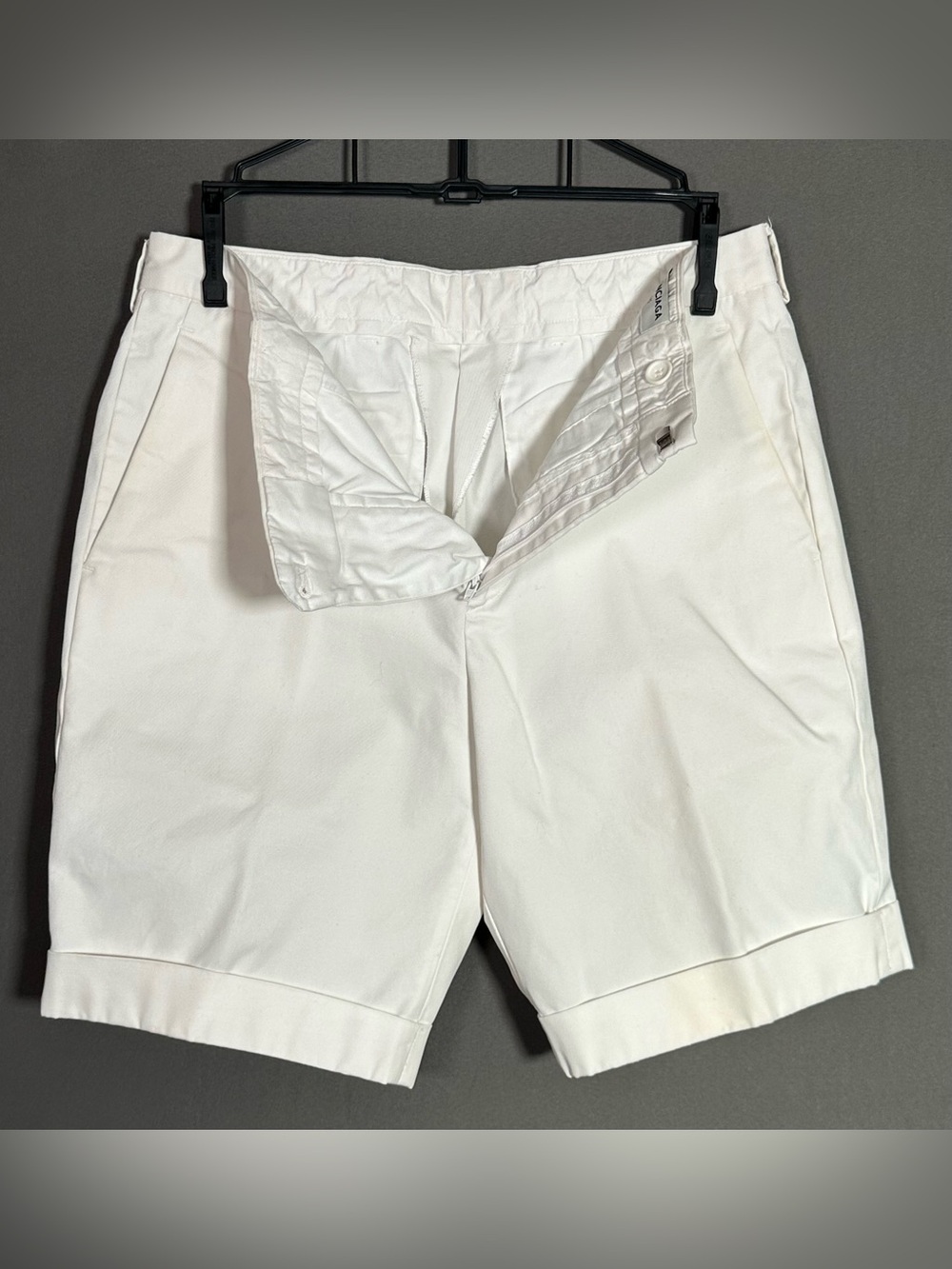 Balenciaga Men’s White Flat Front Cuffed Shorts - Picture 8 of 14